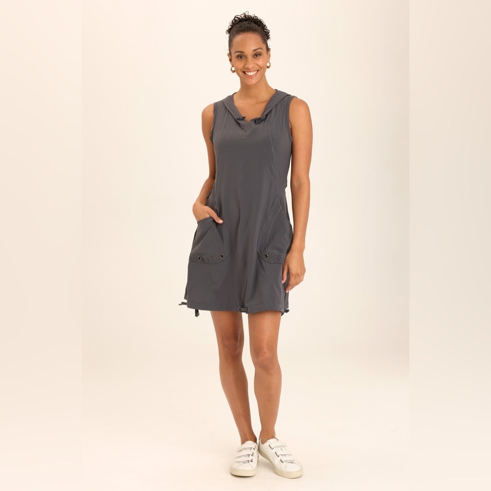 XCVI SUMI ACTIVE WHISPER STRETCH HOODED CARGO MINI DRESS, GRAY